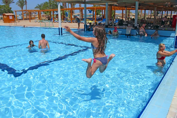 Hurghada Egypt July 2018 Little Girl Jumping Pool Resort Happy — Stock Photo, Image