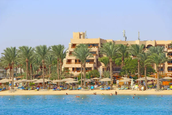 Hurghada Ägypten Juli 2018 Tropenresort Ägypten Menschen Die Meer Schwimmen — Stockfoto