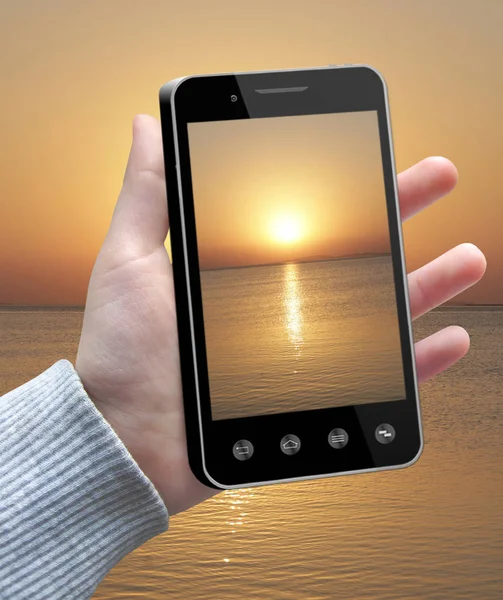 Moderní Smartphone Obraz Západ Slunce Nad Mořem Obrazovce Ruce Mobilní — Stock fotografie