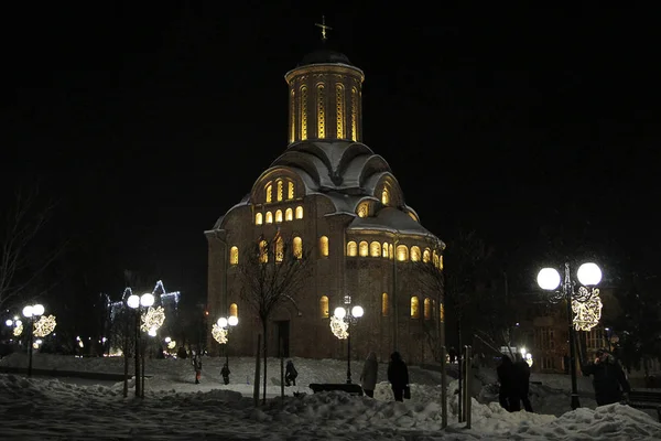 Bela Igreja Pyatnitskaya Chernihiv Iluminado Noite Igreja Com Janelas Iluminadas — Fotografia de Stock