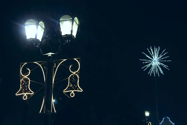 Bright Lanterns Darkness Holiday Garlands New Year Christmas Lights Night — Stock Photo, Image