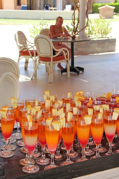 Cócteles Brillantes Con Trozos Melón Resort Tropical Concepto Vacaciones Bebe — Foto de Stock