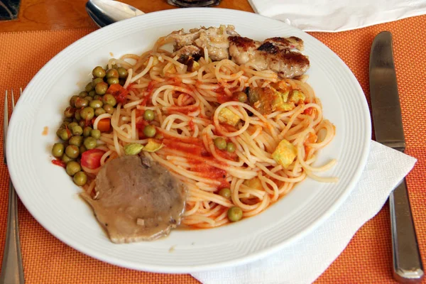 Gericht Restaurant Vermicelli Erbsensoße Mit Gabel Und Messer Spaghetti Mit — Stockfoto