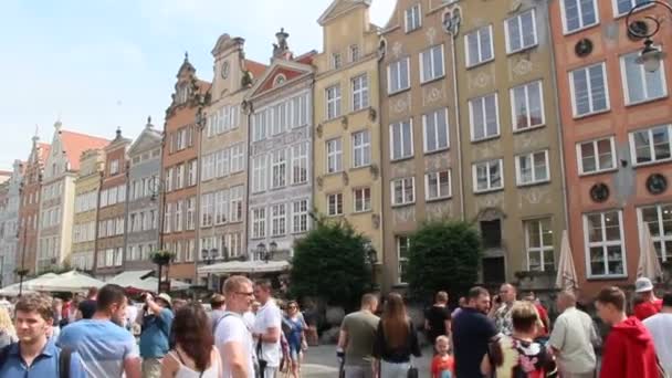 Gdansk Pologne Juin 2019 Les Touristes Flânent Prennent Des Photos — Video