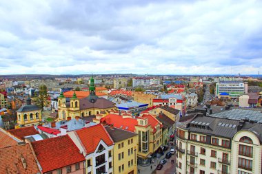 İvano-Frankivsk Kuş bakışı kara bulutlu