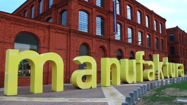 Lodz Pologne Juin 2019 Grandes Lettres Mot Manufactura Lodz Manufaktura — Video