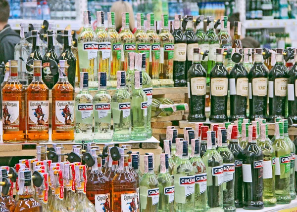 Kyiv Ukraine March 2019 Wide Assortment Alcoholic Drinks Shelves Supermarket — Stock Photo, Image