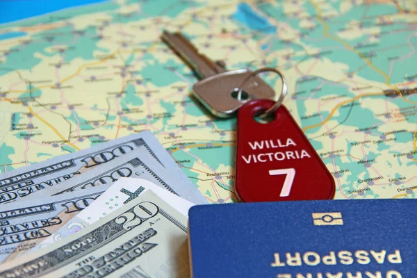Διαβατήριο Και Κλειδιά Βίλας Ταξιδιωτική Ιδέα Πράγματα Για Ταξίδια Χρειάζεσαι — Φωτογραφία Αρχείου