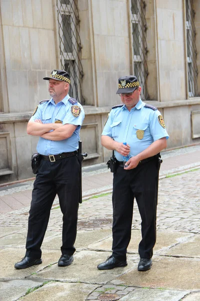 Gdansk Poland June 2019 Two Policemen Standing Guard Gdansk Police — Stock Photo, Image