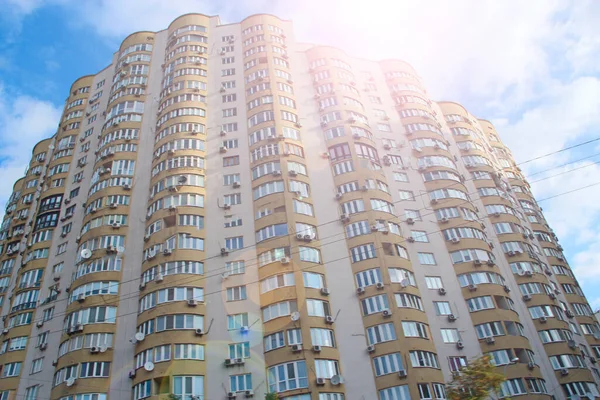 Kyjev Ukrajina Březen 2019 Bytový Dům Pohled Multistorické Moderní Bloky — Stock fotografie