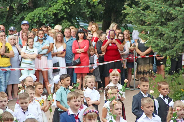 Csernyik Ukrajna 2020 Szeptember Tanulmányi Idény Megnyitása Ukrán Iskolában Tudás — Stock Fotó