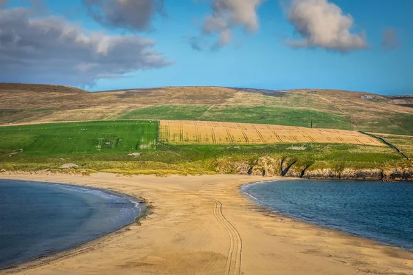 Szkocji Szetlandy Ninian Beach Tombolo Jest Osadzanie Ukształtowania Terenu Którym — Zdjęcie stockowe