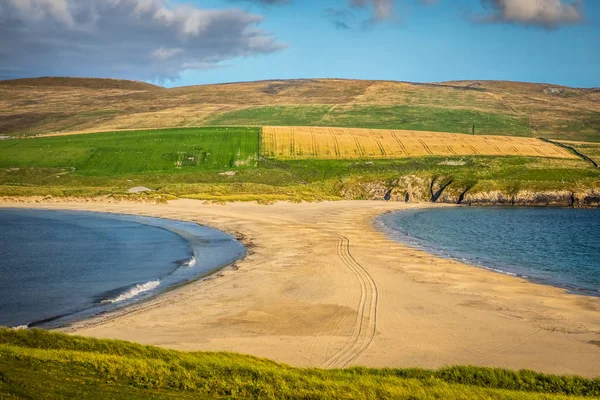 Escocia Islas Shetland Ninian Beach Tombolo Una Forma Terrestre Deposición — Foto de Stock