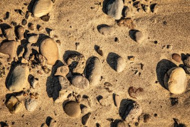 Kayalar ve kum plaj - arka plan