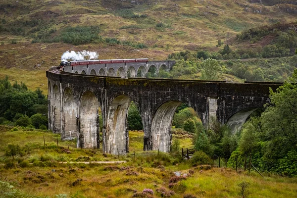Escócia Glenfinnan Viaduto Ferroviário Escócia Com Jacobitas — Fotografia de Stock