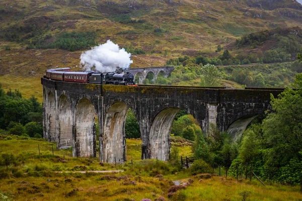 Escócia Glenfinnan Viaduto Ferroviário Escócia Com Jacobitas — Fotografia de Stock