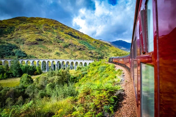 Escócia Glenfinnan Viaduto Ferroviário Escócia Com Jacobitas — Fotografia de Stock