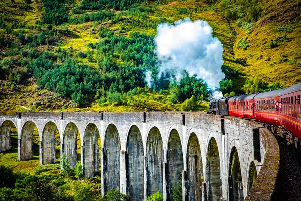 Escócia Glenfinnan Viaduto Ferroviário Escócia Com Jacobitas — Fotografia de Stock