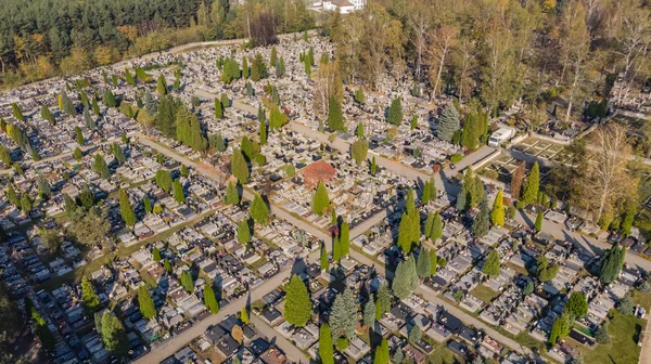 Cemitério em Olkusz, Polônia - vista aérea Imagem De Stock