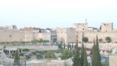 Kudüs'ün eski şehir duvarlarının görüntülemek