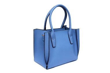 Beyaz arka planda mavi çanta izole edilmiş.