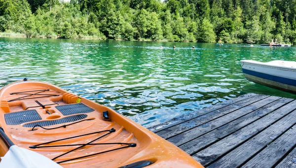 flims İsviçre'de kullanıma hazır crestasee gölde tekne