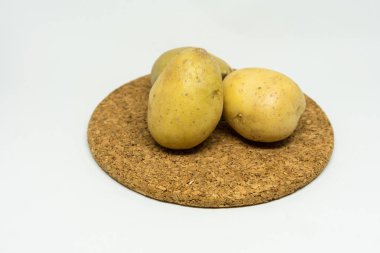 iki patato mantar beyaz arka plan ile izole kapatmak