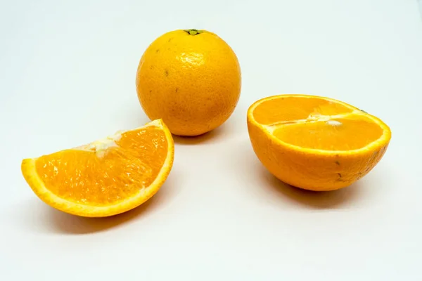 Citrus Sinensis Rebanadas Naranja Aisladas Sobre Fondo Blanco Cítricos — Foto de Stock