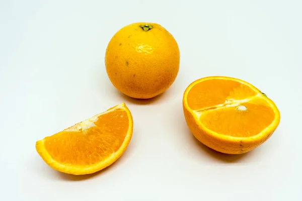 Citrus Sinensis Rebanadas Naranja Aisladas Sobre Fondo Blanco Cítricos — Foto de Stock