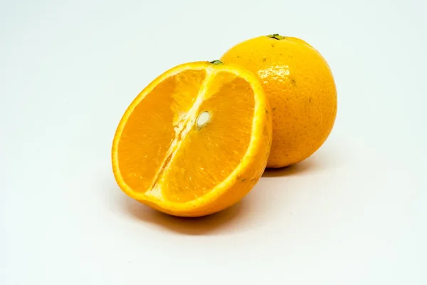 Citrus Sinensis Rebanadas Naranja Aisladas Sobre Fondo Blanco Cítricos — Foto de Stock