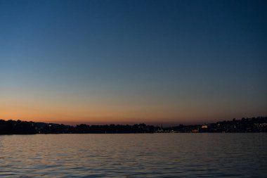 Göl Lucerne tekne turizm görüldü gün batımı