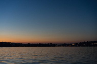Göl Lucerne tekne turizm görüldü gün batımı