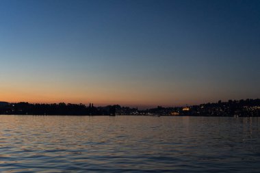 Göl Lucerne tekne turizm görüldü gün batımı