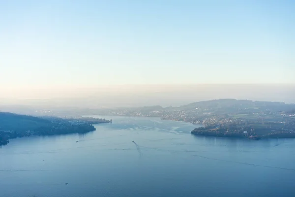 A Luzerni-tóra és a köd közel sunset — Stock Fotó