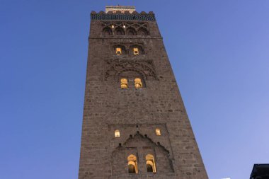 Koutoubia cami Marakeş Fas gün batımında