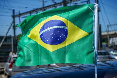 araba tam çerçeve monte Brezilya bayrağı