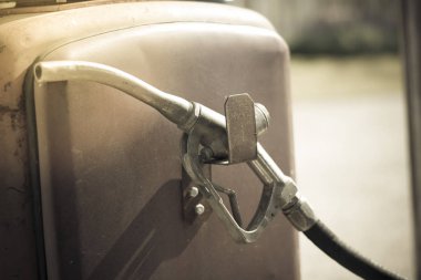 Eski gaz pompası başlığı