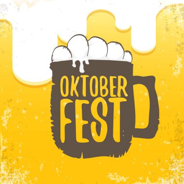 Oktoberfest bira arka plan etiketinde el çizilmiş vektör. Bira ile Vintage grafik octoberfest afiş, el ilanı veya afiş tasarım şablonu