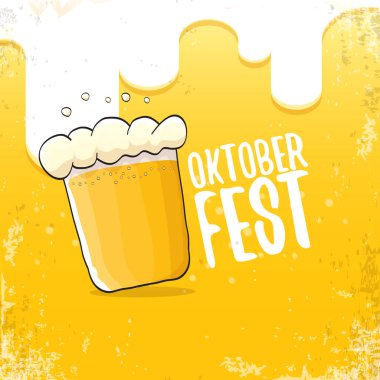 Oktoberfest bira arka plan etiketinde el çizilmiş vektör. Bira ile Vintage grafik octoberfest afiş, el ilanı veya afiş tasarım şablonu