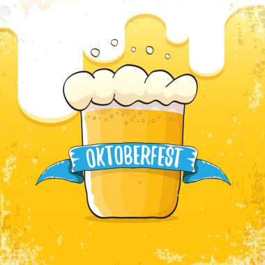 Oktoberfest bira arka plan etiketinde el çizilmiş vektör. Bira ile Vintage grafik octoberfest afiş, el ilanı veya afiş tasarım şablonu