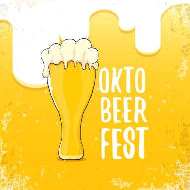 Oktoberfest bira arka plan etiketinde el çizilmiş vektör. Bira ile Vintage grafik octoberfest afiş, el ilanı veya afiş tasarım şablonu