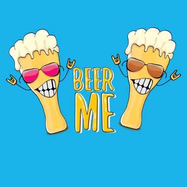 Bira ME vektör illüstrasyonu ya da yaz posteri. Tee 'de yazan komik sloganı olan garip bira karakteri vektörü. Uluslararası bira günü veya sloganlı Ekim Festivali etiketi