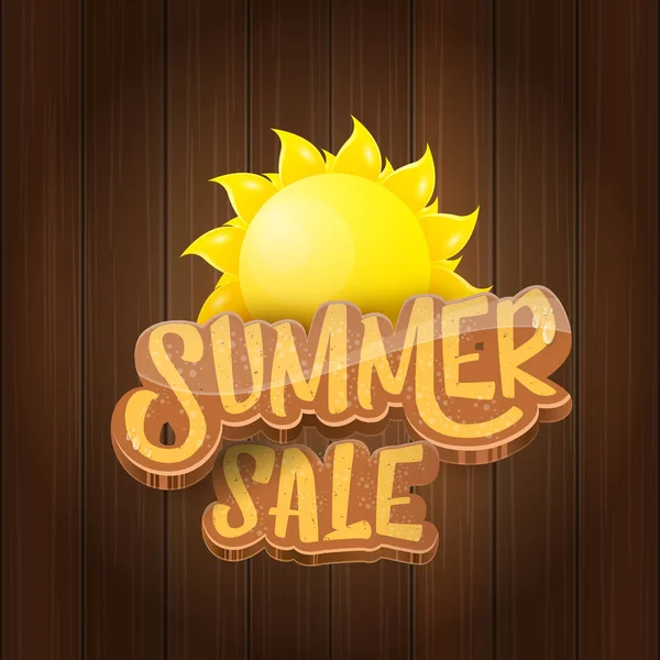 Векторная летняя распродажа этикетки или бирки на деревянном фоне доски с солнцем. Шаблон для летней продажи плакатов или баннеров . — стоковый вектор