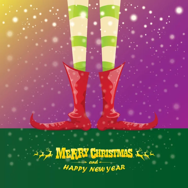Vettore creativo buon Natale biglietto di auguri con le gambe degli elfi dei cartoni animati, scarpe elfo e Natale spogliato calza sulla neve caduta nel cielo. Vettore Buon Natale sfondo — Vettoriale Stock