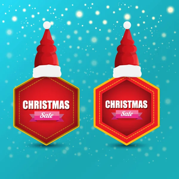 Cartellone pubblicitario vettoriale natalizio o etichetta con cappello rosso di Babbo Natale su sfondo azzurro nevoso con fiocchi di neve cadenti. Rosso inverno vendita poster di Natale modello di design o sfondo — Vettoriale Stock