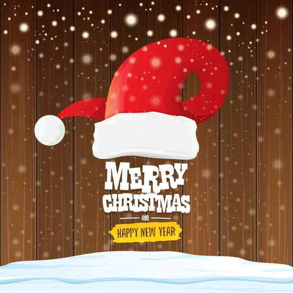 Vector röd Santa mössa med hälsning till text god jul och gott nytt år på trä bakgrund med fallande snöflingor. Roliga god jul hälsning kort, banderoll eller affisch xmas bakgrund. — Stock vektor