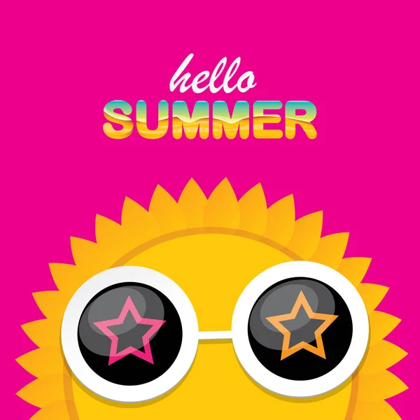 Vector hola etiqueta creativa de verano con sol brillante sonriente aislado sobre fondo rosa. fondo de la fiesta de verano con plantilla de diseño de carácter sol funky. vector icono de verano — Archivo Imágenes Vectoriales