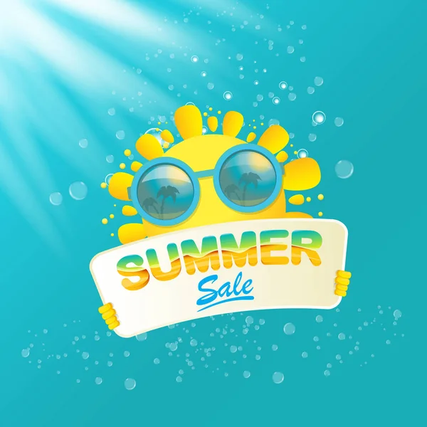 Vector summer happy sun holding sale offer sign — Stock Vector