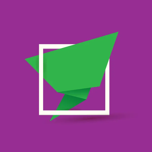 Groene origami toespraak bubble of banner geïsoleerd op Violet achtergrond. Lint banner, scroll, prijskaartje, sticker, badge, poster. Vector cover ontwerpsjabloon — Stockvector