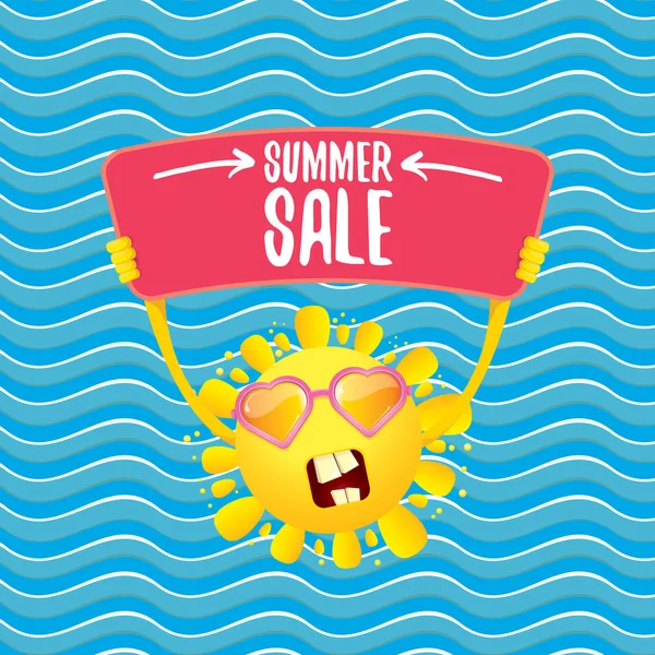 夏の販売ベクターポスターやウェブバナー。青い波の背景に特別オファー販売テキストと夏の幸せな太陽の文字保持看板やバナー — ストックベクタ